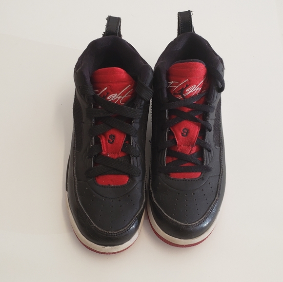 retro 3 red and black